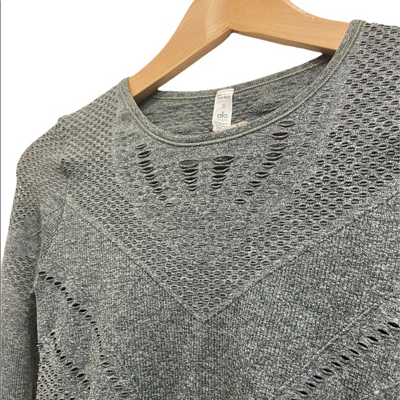 ALO YOGA Women’s Lark Long Sleeve Stretch Green Size Small in GUC - Picture 7 of 10